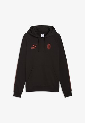 Felpa nera con cappuccio e tasca frontale, logo Puma rosso con testo "KING", emblema AC Milan e dettagli a strisce rosse lungo le maniche.