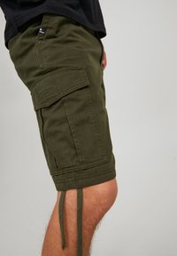 Jack & Jones JPSTMARLEY JJ ANA SN - Shorts - forest night