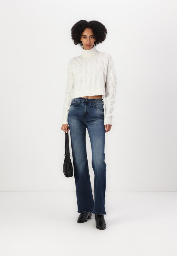 SYLVIA - Flared Jeans2