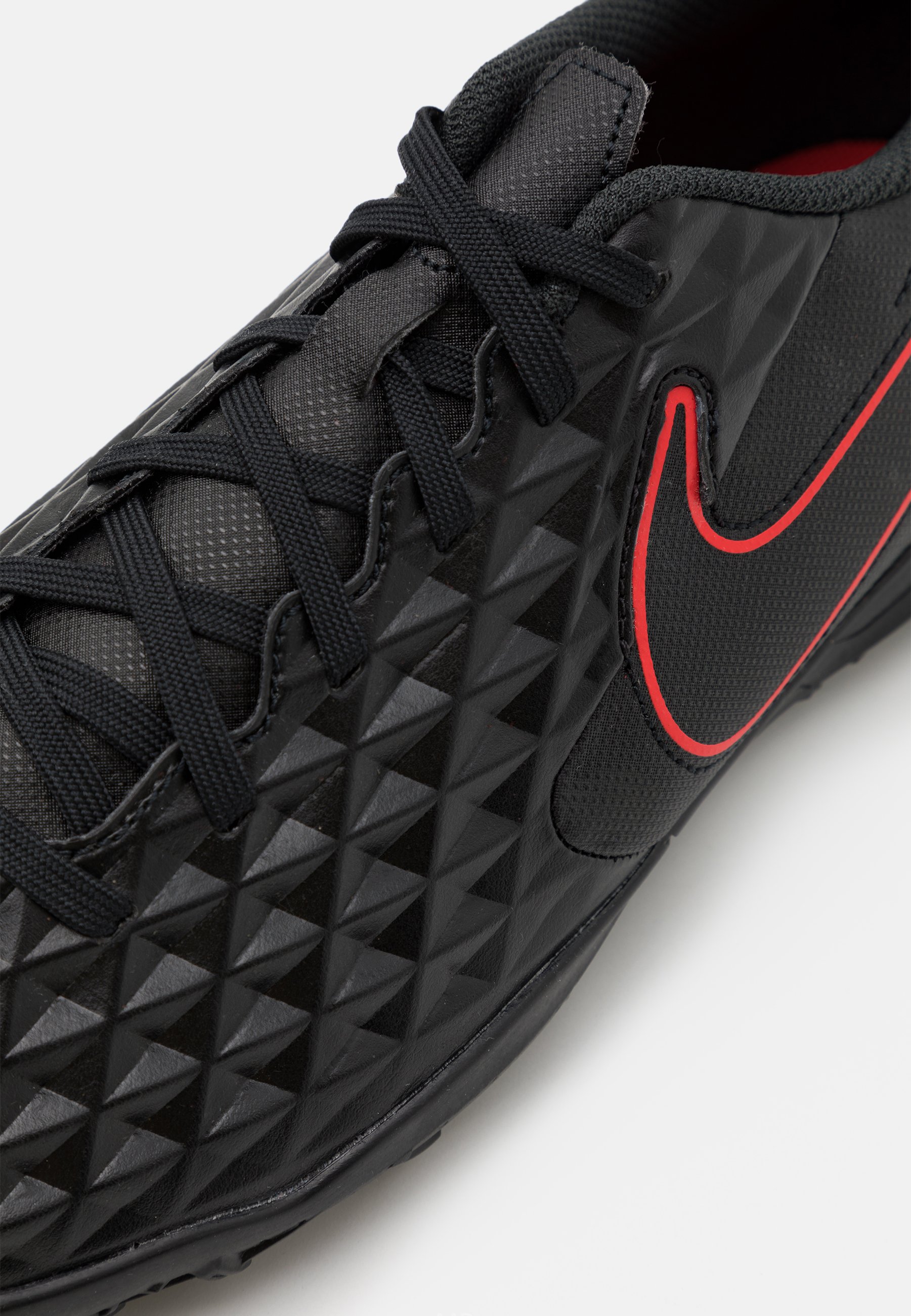 latest astro turf trainers