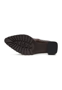 Braune Knöchelstiefel mit strukturierter Lederoberseite, Gummisohle mit einem gemusterten Profil für bessere Traktion und einem stabilen Blockabsatz.