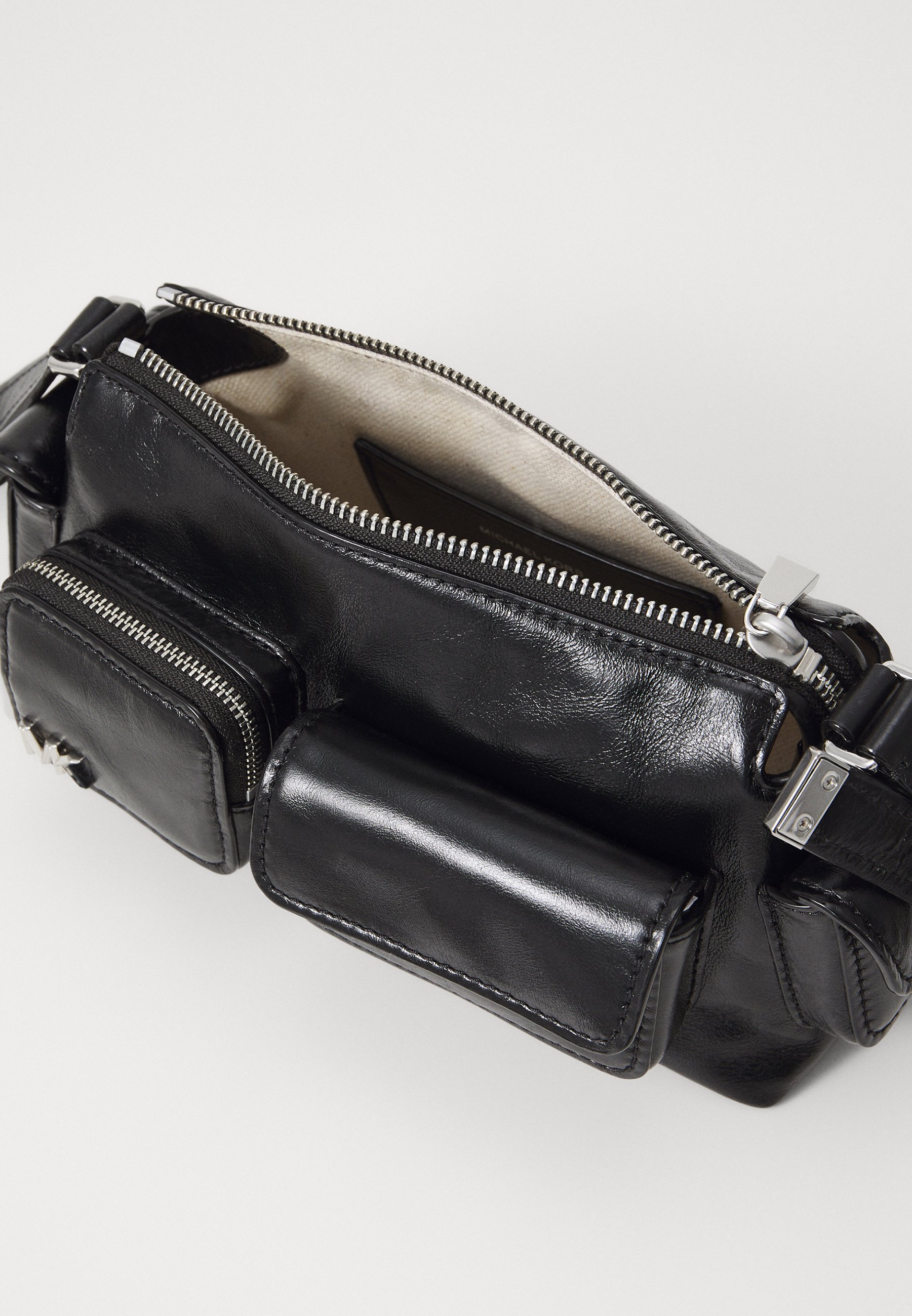 MICHAEL Michael Kors DAKOTA - Geantă crossbody - black/negru