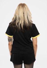 Paradiso Clothing NIRVANA OUTLINE GRUNGE FACE RINGER - Print T-shirt - black