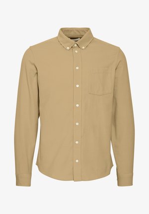 Beige overhemd met lange mouwen, een button-down kraag, een enkele borstzak en witte knopen. Soepele textuur en een getailleerd ontwerp.