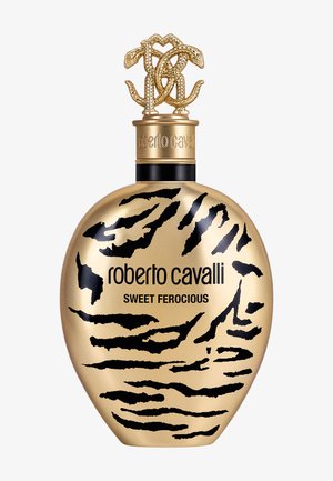 Frasco de perfume redondo dorado con un patrón de rayas de tigre negras, que presenta una tapa dorada grabada con las letras entrelazadas "RC". Lleva la inscripción "Dulcemente Ferocioso".