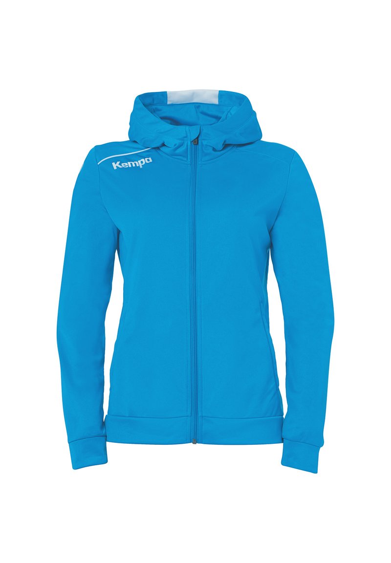 Sudadera con cremallera azul que cuenta con capucha, bolsillos laterales y puños acanalados. Fabricada con material suave y con un logo en la parte superior izquierda.