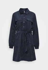 Abito camicia in corduroy blu navy con frontale abbottonato, colletto, due tasche sul petto e cintura in vita, caratterizzato da maniche lunghe e tessuto texturizzato.