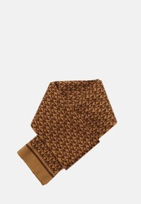 Écharpe en tricot marron avec motif géométrique marron foncé et extrémité à côtes, pliée sur fond blanc.