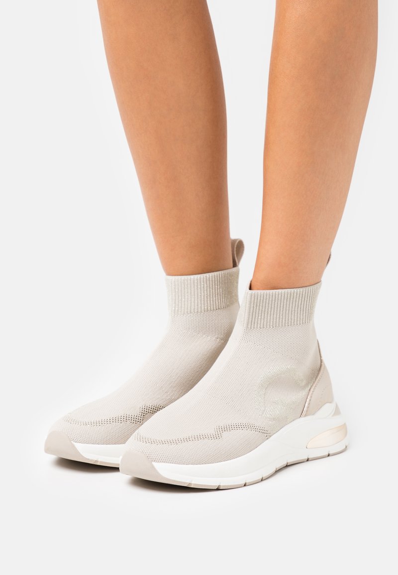 tamaris sneakers ivory