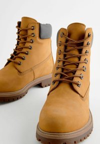 Next REGULAR FIT - Lace-up ankle boots - wheat