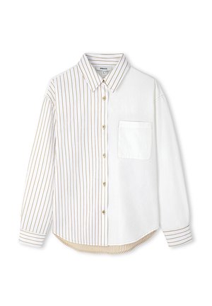 Witte overhemden met smalle gouden strepen, een borstzak en een afgeronde zoom. Voorzien van lange mouwen met gestreepte manchetten.