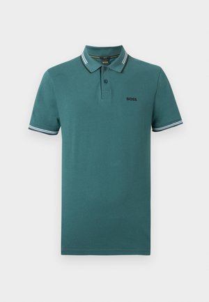 Polohemd in tealfarbenem Grün, aus Baumwolle, mit einer Drei-Knopf-Leiste und kontrastierenden weißen Streifen am Kragen und an den Ärmeln. Schwarzes Logo-Akzent.