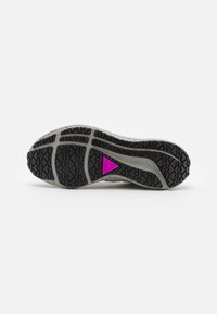 Nike Performance Chaussures de running sur route - beige