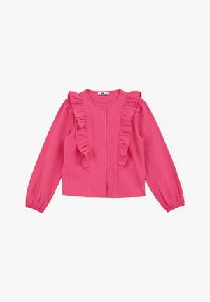 Blusa rosa de canalé con mangas largas, acentos con volantes en la parte delantera y los hombros, y cierre de botones en el centro.