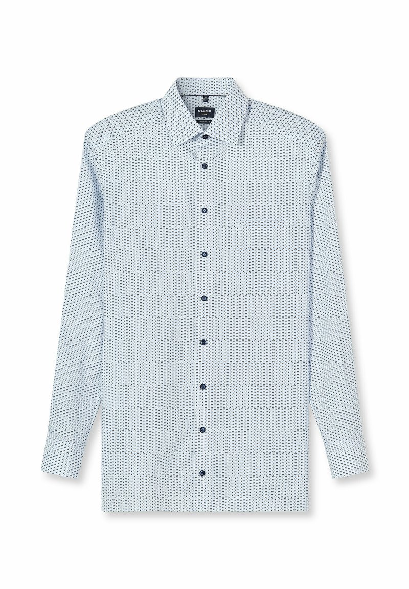 Hellblaues, langärmliges Hemd mit Knöpfen, verziert mit kleinem dunkelblauem geometrischem Muster und marineblauen Knöpfen, flach auf weißem Hintergrund liegend.