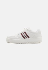 Sneakers - white