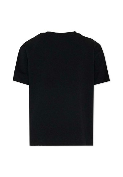 T-shirt nera semplice a maniche corte vista da dietro con scollo rotondo su sfondo bianco.