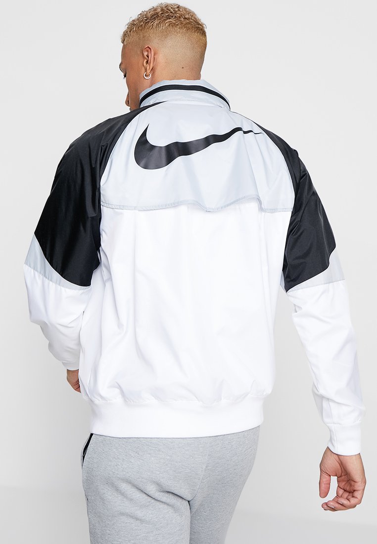 nike sportswear windrunner leichte jacke black white nike sportswear windrunner leichte jacke black white