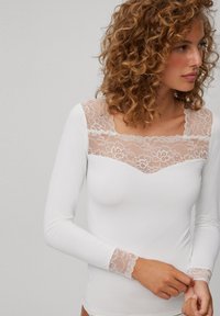 Ysabel Mora Camiseta interior - off white