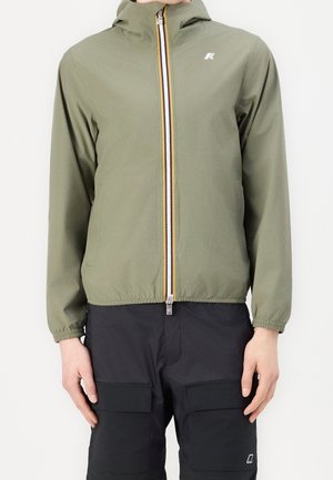 Olijfgroene lichtgewicht blouson met rits en capuchon, voorzien van een contrasterende gele en zilveren rits, elastische manchetten en een geborduurd logo.