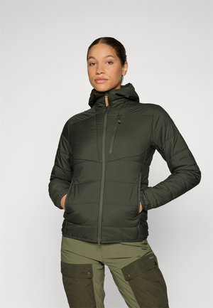 Dark green puffer jacket with a fitted hood, zip closure, and horizontal stitching details. Smooth texture, featuring side pockets and wooden zipper pull.