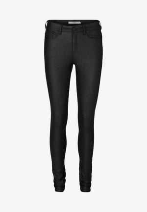 Jean skinny en denim noir avec une finition lisse, design à cinq poches, passants de ceinture et détails de coutures subtils sur les coutures.