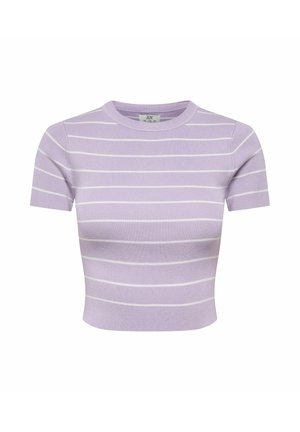 Haut lilas à manches courtes en tissu côtelé, avec des rayures blanches horizontales. Col rond avec une silhouette ajustée.