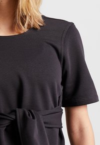 Nike Performance Felpa - black