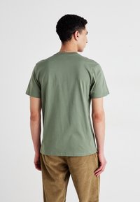 Lee MEDIUM WOBBLY TEE - Camiseta básica - olive stone