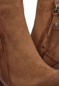 ETIKA BURY - Botines con plataforma - camel