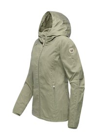 Giacca con cappuccio verde chiaro con cerniera frontale, tasche laterali con cerniera e una toppa con logo sulla manica sinistra.