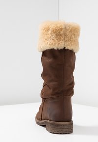 Felmini Botas para la nieve - brown