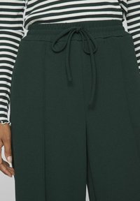 VILA VICLUA HW WIDE NOOS - Pantalones - scarab