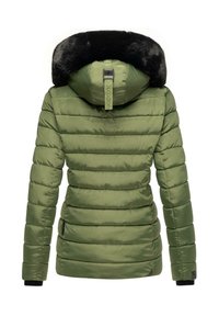 Gevulde groene winterjas met een nep bont capuchon, voorzien van een gladde textuur, diagonale gestikte lijnen en elastische manchetten.