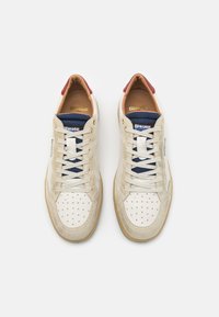 Blauer MURRAY - Tenisice - white/red/navy