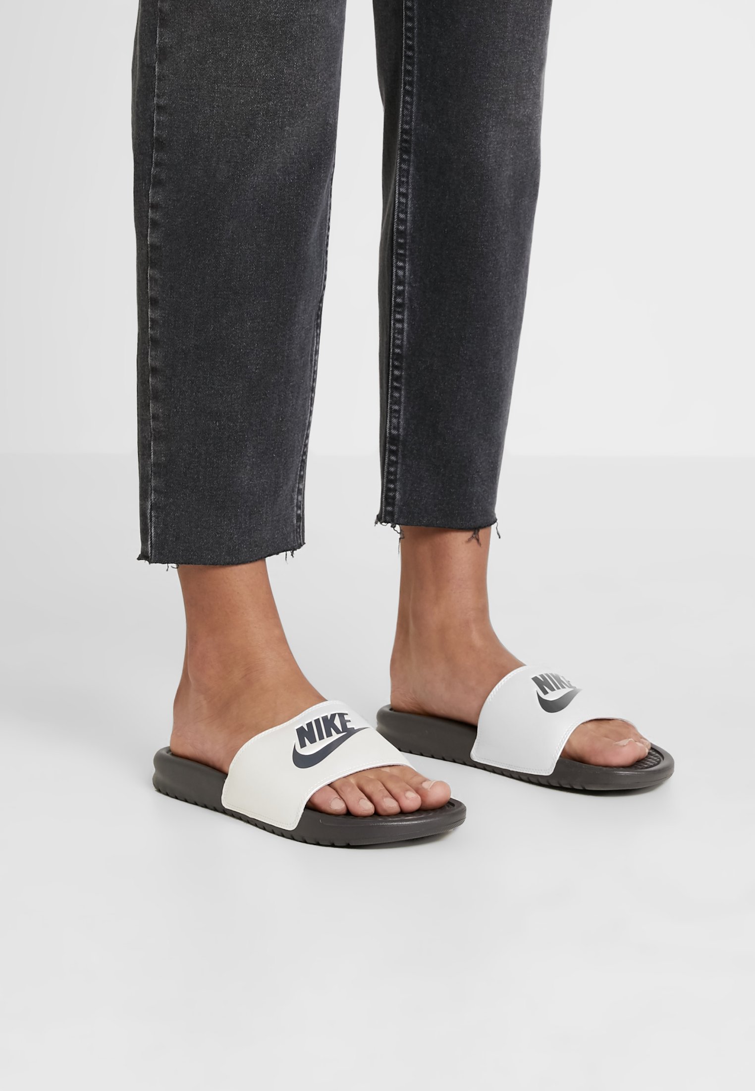zalando nike benassi