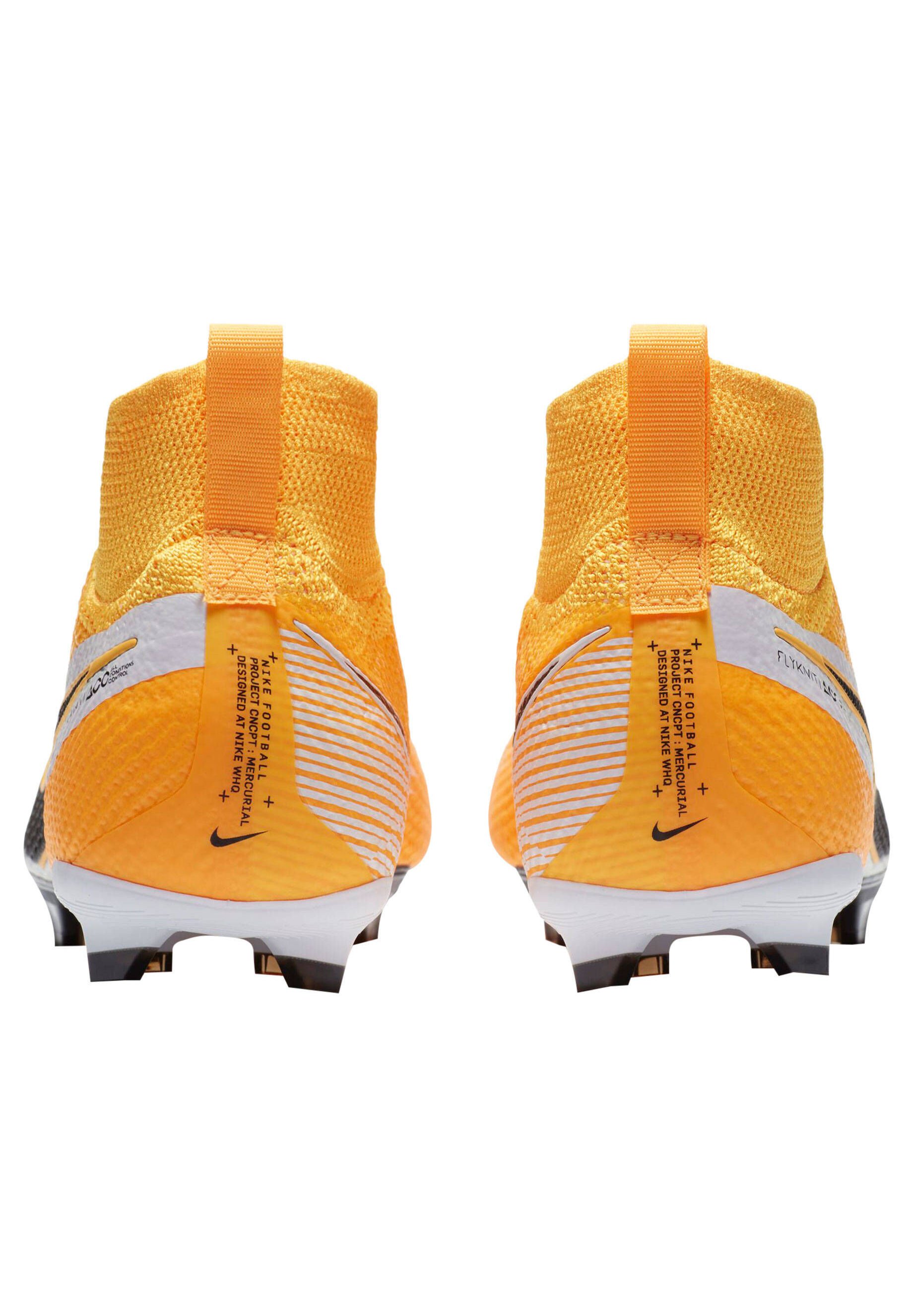 nike football boots moulded studs