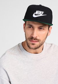 Nike Sportswear FUTURA PRO UNISEX - Keps - black/pine green/black/white