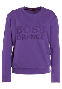 Fialová mikina vyrobená z bavlněné směsi, s kulatým výstřihem a dlouhými rukávy. Na přední straně je vyšitý text "BOSS ORANGE".