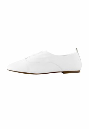 Next, Schnürer - white
