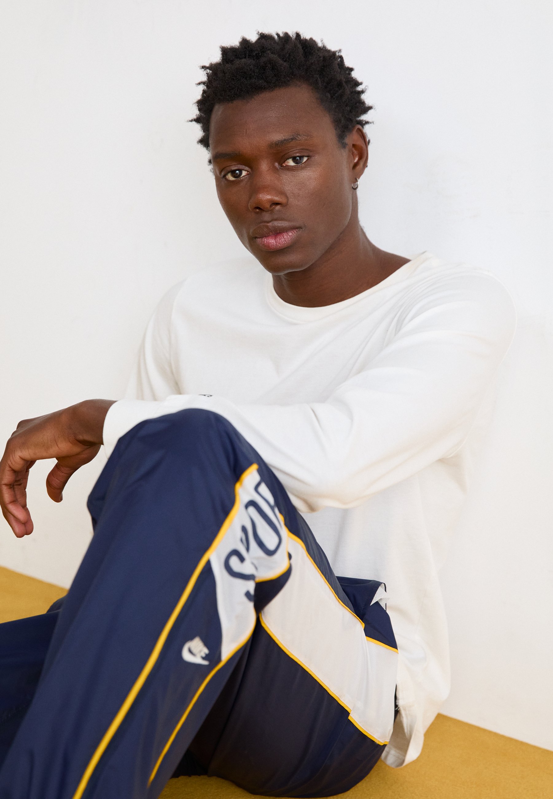 Nike Sportswear CLUB JOGGER - Jogginghose - obsidian/photon
