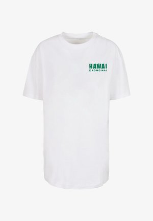 Biała bawełniana koszulka z zielonym napisem "HAWAI E KOMO MAI". Klasyczny okrągły dekolt i krótkie rękawy. Casualowy, luźny krój.