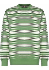 Grüner gestreifter Pullover mit abwechselnden weißen und schwarzen Streifen. Gerippter Rundhalsausschnitt und Bündchen. Kleines Logo-Patch auf der Brust.