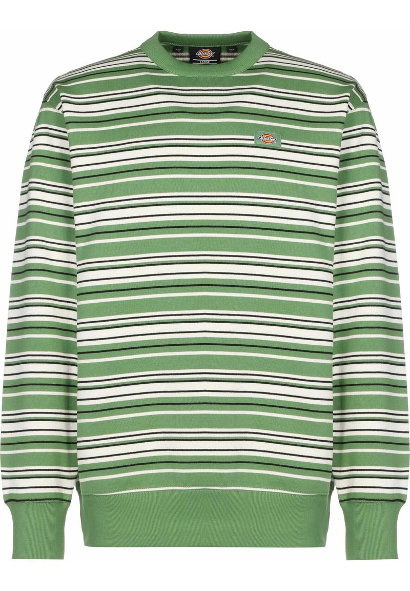 Grüner gestreifter Pullover mit abwechselnden weißen und schwarzen Streifen. Gerippter Rundhalsausschnitt und Bündchen. Kleines Logo-Patch auf der Brust.