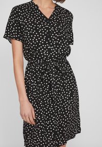 VILA KURZÄRMELIGES - Abito a camicia - black