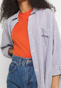 BDG Urban Outfitters Blus - grey