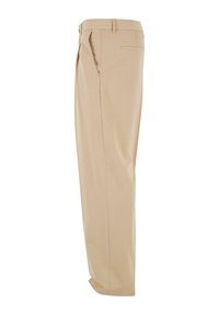 Beige broek gemaakt van lichtgewicht stof, met een rechte snit, subtiele plooien en een ontwerp met één achterzak.