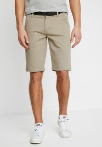 Lindbergh - CLASSIC CHINO BELT - Shorts - dark sand Miniatyrbilde 1