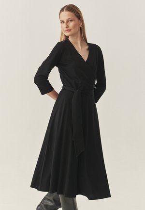 TATUUM FINCA - Skjortekjole - black