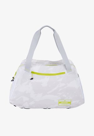 Hvid sportsduffelbag med lysegrå stropper, neongul lynlås og et lille logo-patch i nederste højre hjørne på forsiden.